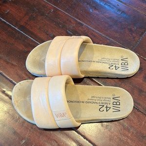 VIBA Women's Tan Sandals